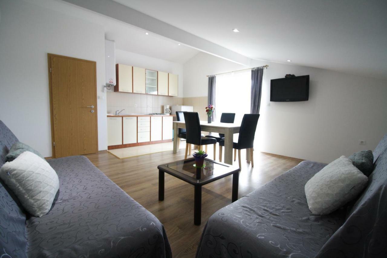 Sebi Apartment 300 M From Beach Rovinj Exterior photo