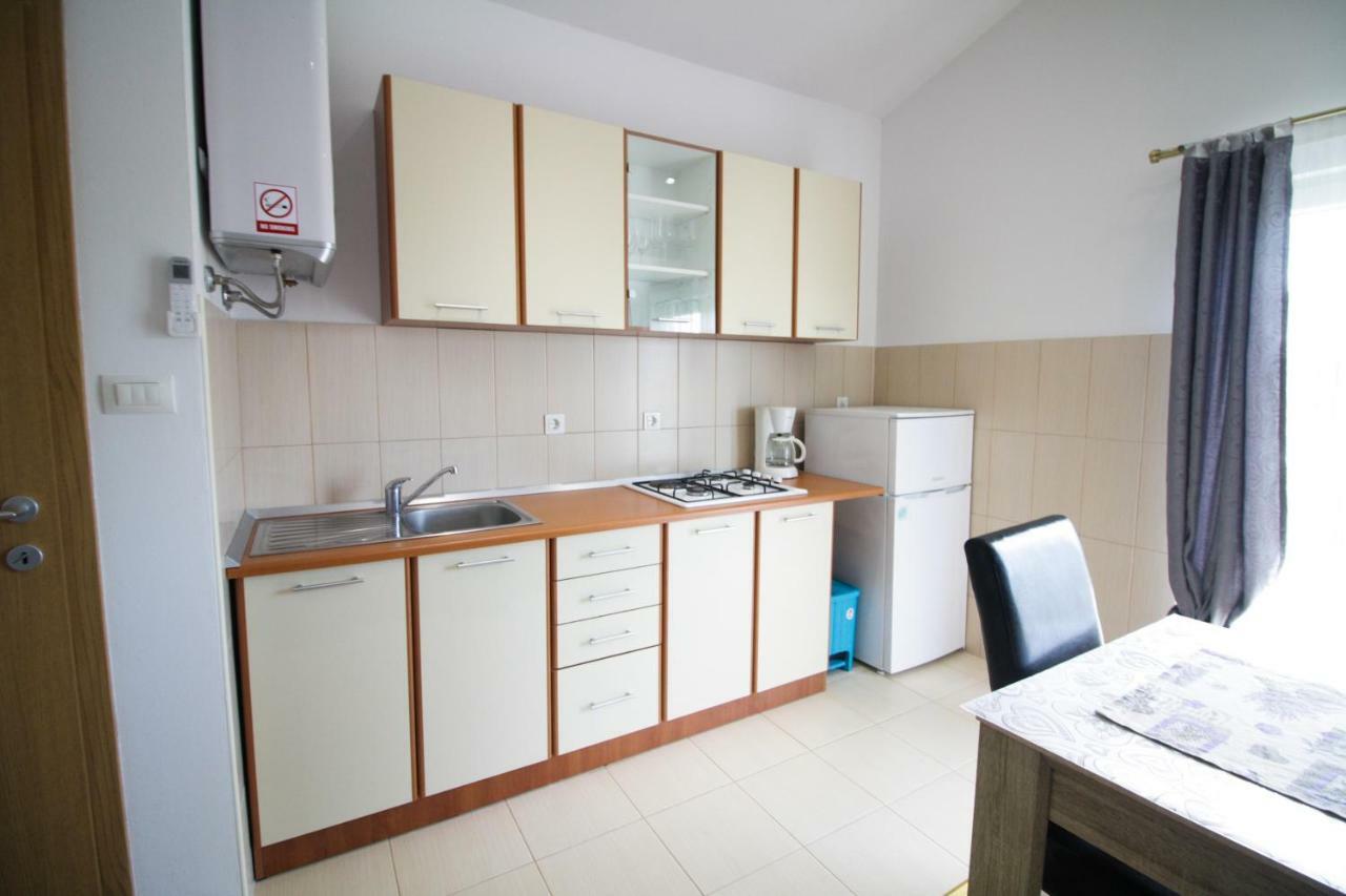 Sebi Apartment 300 M From Beach Rovinj Exterior photo